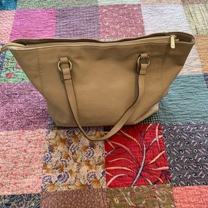 Large basic Beige tote classic and quiet lining